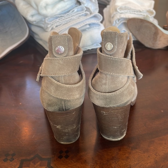 Rag and Bone heeled bootie, newbuck material - Picture 3 of 4